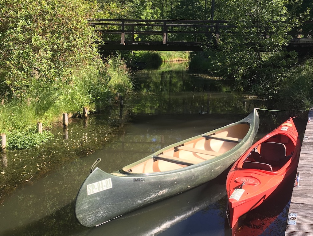 Paddelboote der Spreewald Pension Spreeaue im Fließ